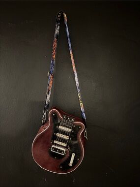 Source Unknown Burgundy Guitar-Shaped Kids Crossbody Bag with Patterned Strap